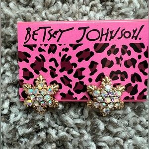 New Betsey Johnson Crystal Snowflake Stud Earrings – Sparkly Y2K Glam